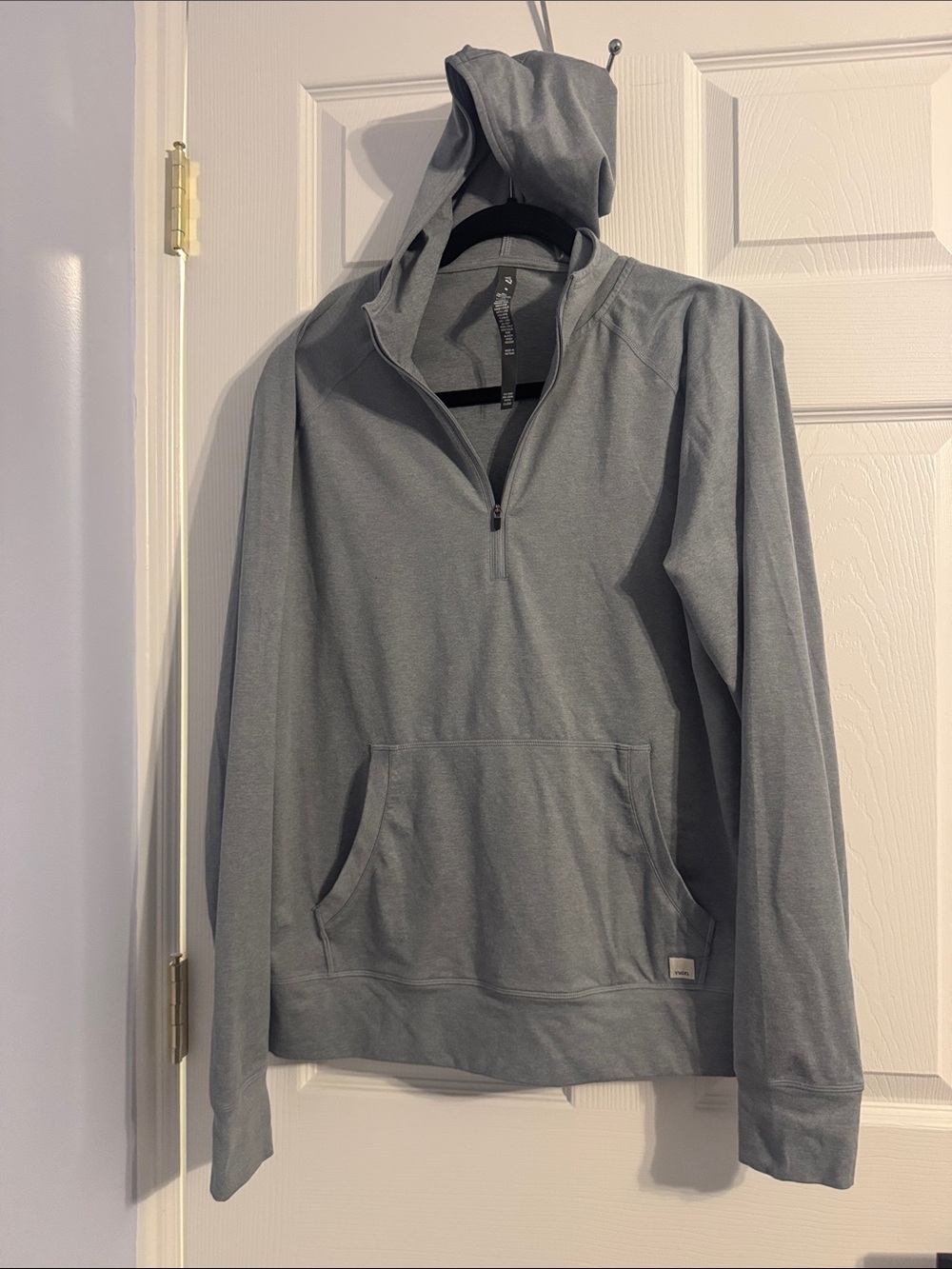 Vuori Men’s Pronto Performance half zip Hoodie size Medium